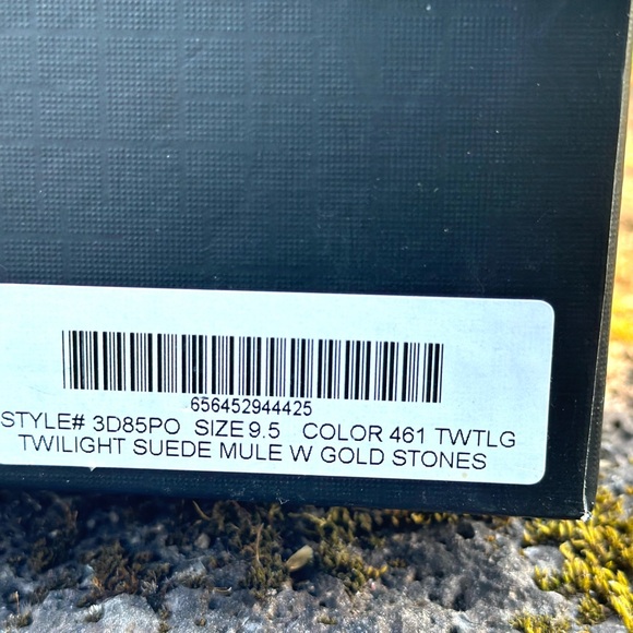 Tracy ReeseTwilight Suede Mule W/Gold Stones size 9.5 US - Picture 6 of 6